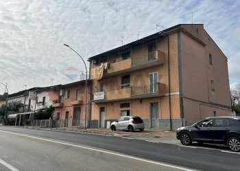 Edificio all\'aperto - Casa indipendente Benevento - foto 3