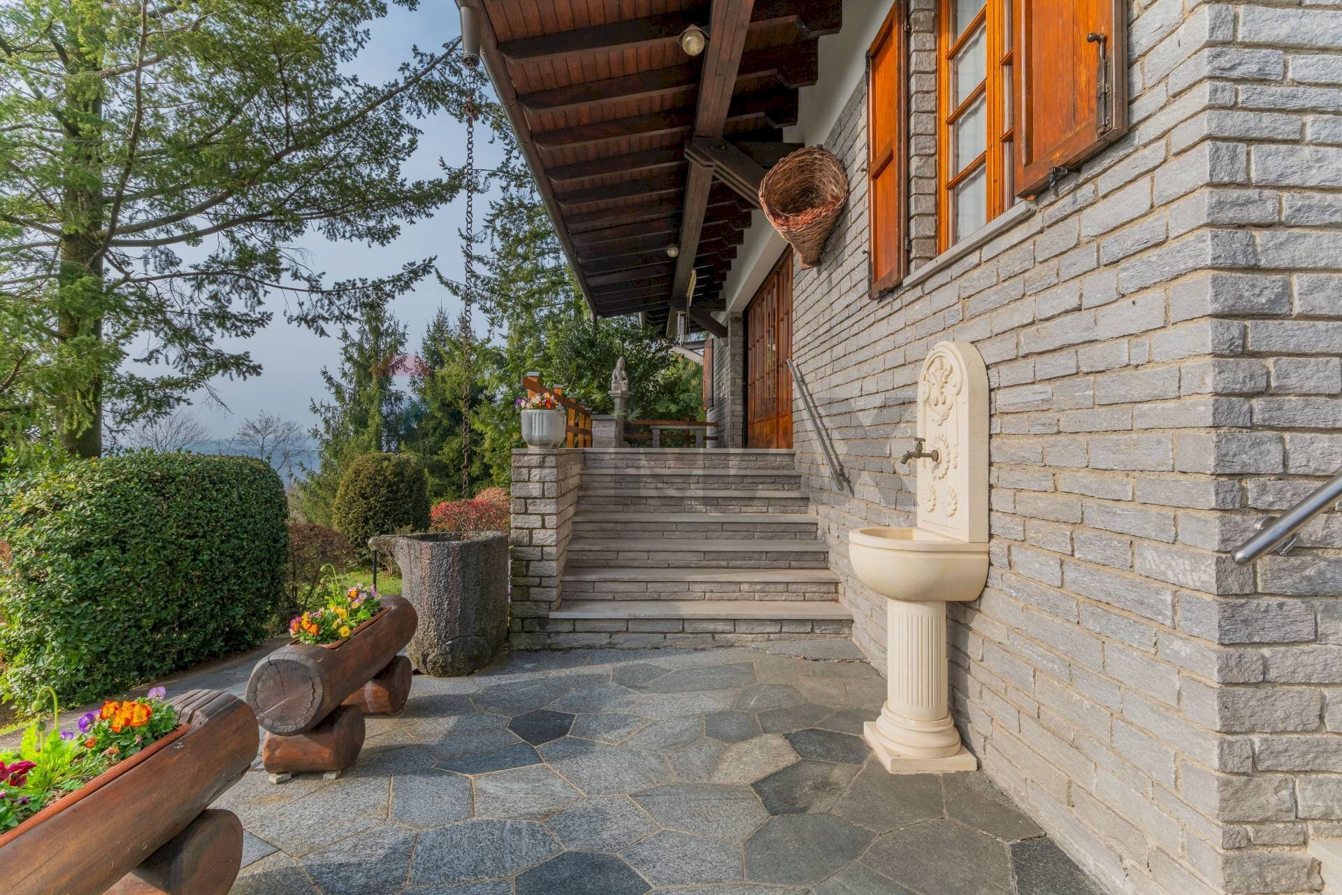 Scale - Villa Via L. Rossi
 
96, Sumirago - foto 3