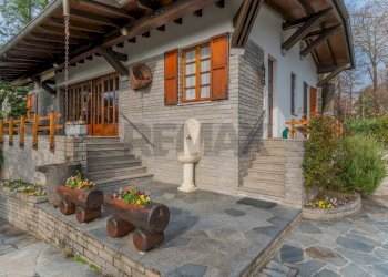 Casa all\'aperto - Villa Via L. Rossi
 
96, Sumirago - foto 2