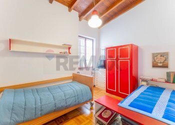 Camera / camera da letto - Villa Via L. Rossi
 
96, Sumirago - foto 31