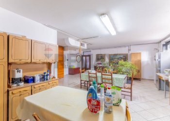 Sala da pranzo - Villa Via L. Rossi
 
96, Sumirago - foto 51