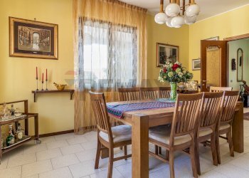 Sala da pranzo - Villa STRADA VICINALE DELLA GABELLINA
 
8, San Giuliano Milanese - foto 25