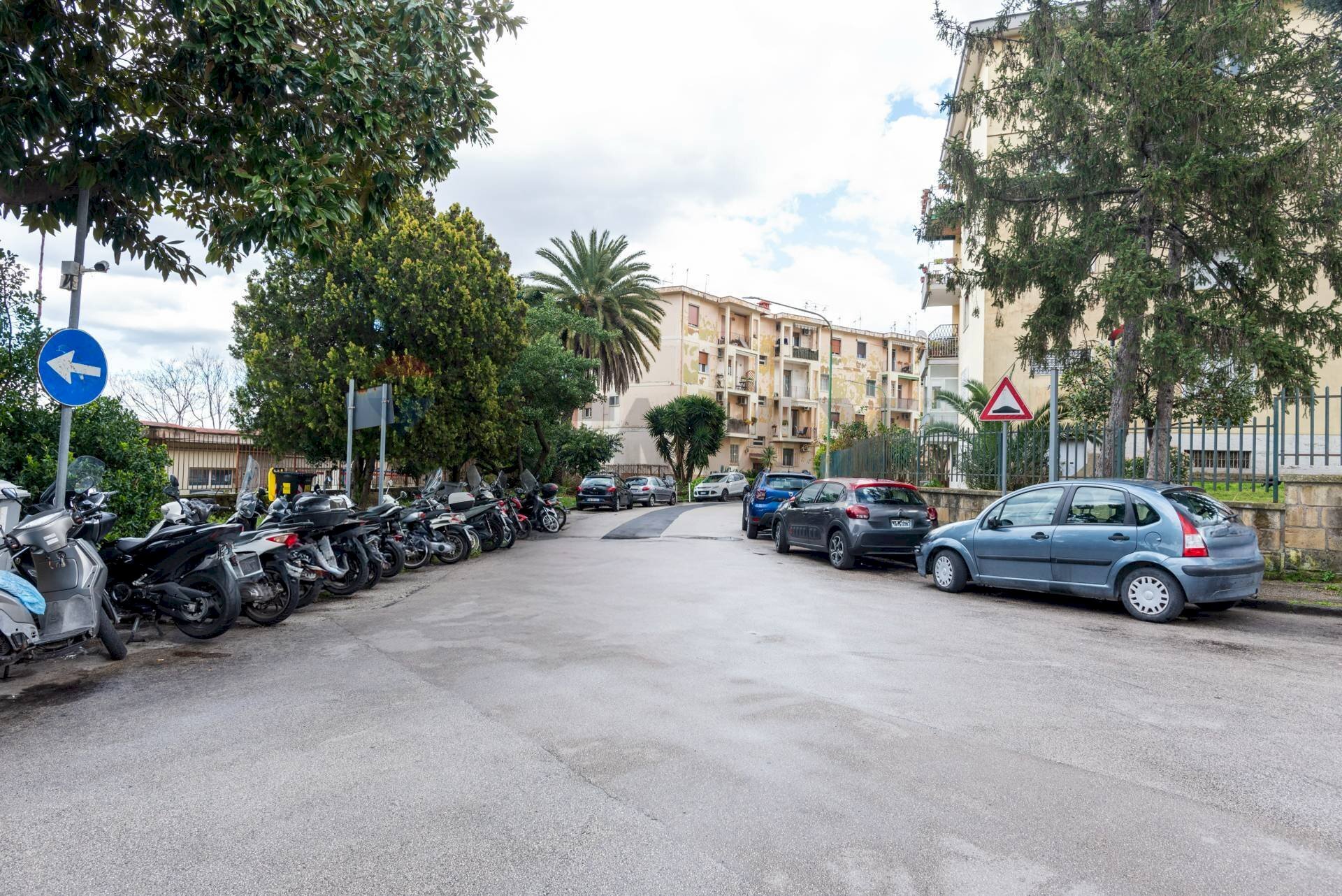 Edificio all\'aperto - Quadrilocale Via Sant'antonio A Capodimonte
 
46, Napoli - foto 1