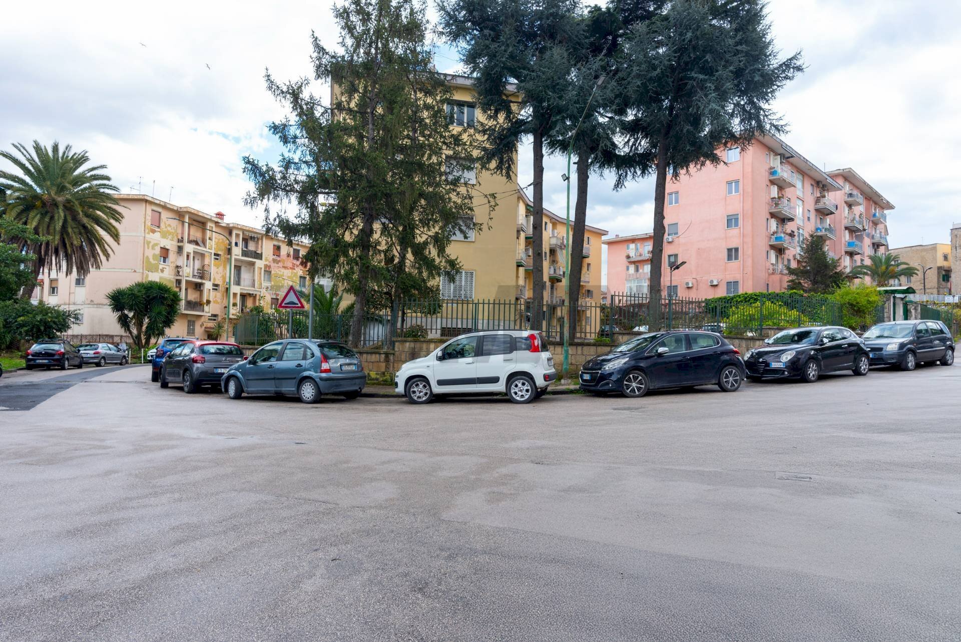 Edificio all\'aperto - Quadrilocale Via Sant'antonio A Capodimonte
 
46, Napoli - foto 2