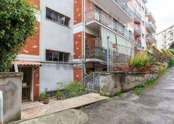 Edificio all\'aperto - Quadrilocale Via Sant'antonio A Capodimonte
 
46, Napoli - foto 4