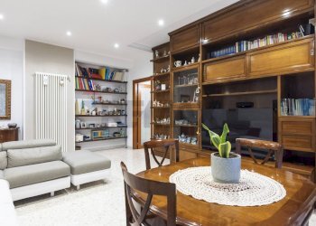 Sala da pranzo - Quadrilocale Via Sant'antonio A Capodimonte
 
46, Napoli - foto 7