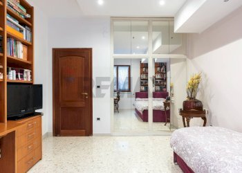 Camera / camera da letto - Quadrilocale Via Sant'antonio A Capodimonte
 
46, Napoli - foto 18