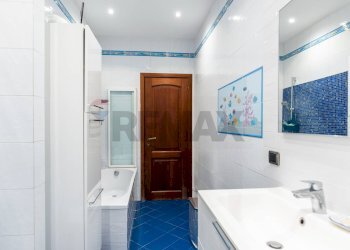 Bagno - Quadrilocale Via Sant'antonio A Capodimonte
 
46, Napoli - foto 21