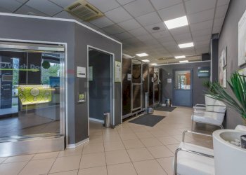 Ricezione / Lobby - Commercial Activity Via Ferruccio Ferrari
2/f, Reggio nell'Emilia - photo 1