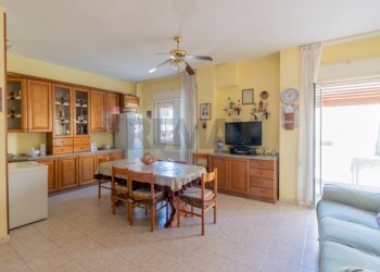 Sala da pranzo - Quadrilocale Via San Lorenzo
 
273L, Palermo - foto 19