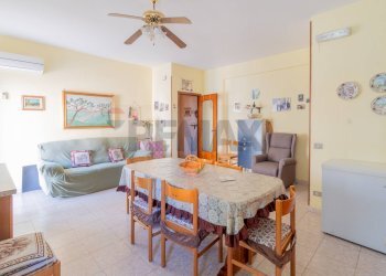 Sala da pranzo - Quadrilocale Via San Lorenzo
 
273L, Palermo - foto 23