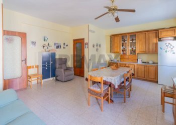 Sala da pranzo - Quadrilocale Via San Lorenzo
 
273L, Palermo - foto 24