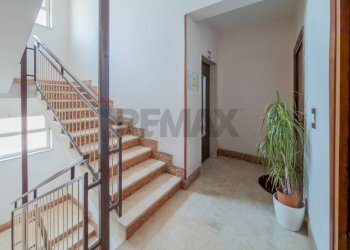 Ricezione / Lobby - Quadrilocale Via San Lorenzo
 
273L, Palermo - foto 36