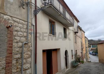 Casa all\'aperto - Casa semi indipendente via Pistillo Nicola
 
snc, San Giuliano del Sannio - foto 3
