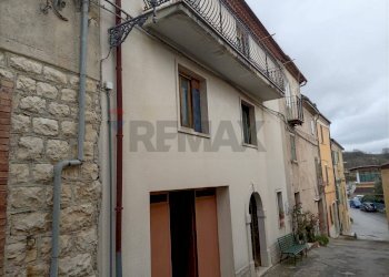 Edificio all\'aperto - Casa semi indipendente via Pistillo Nicola
 
snc, San Giuliano del Sannio - foto 7