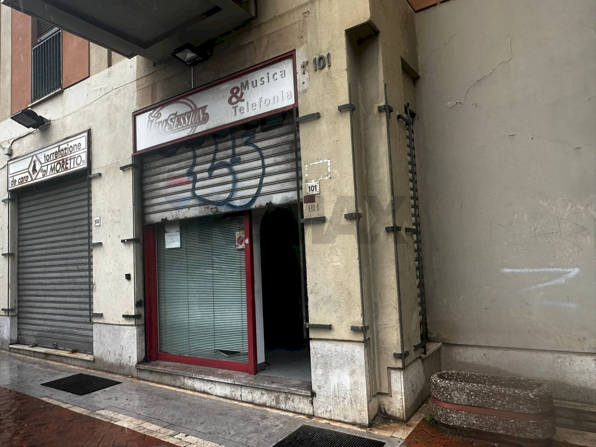 Edificio all\'aperto - Negozio Via Leonardo Da Vinci
 
101, Palermo - foto 1