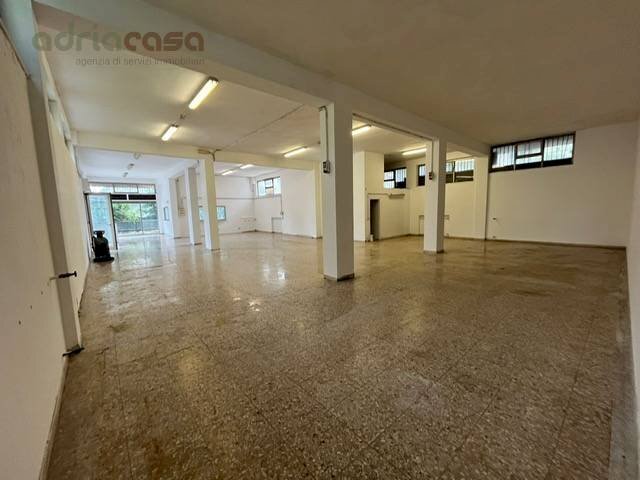 Foto 1 - Locale Commerciale Viale Bologna, Riccione - foto 1