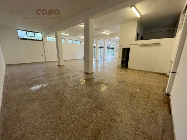 Foto 2 - Locale Commerciale Viale Bologna, Riccione - foto 2