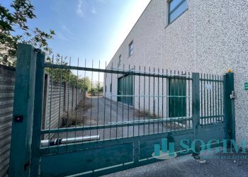 Foto 16 - Capannone Via Mascagni
 
20, Mariano Comense - foto 16