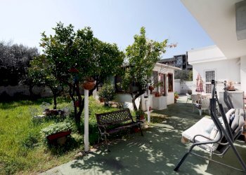 Giardino - Villa traversa 234F di via Napoli, Bari - foto 4