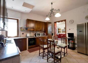 Cucina - Villa traversa 234F di via Napoli, Bari - foto 15