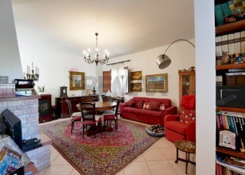 Sala da pranzo - Villa traversa 234F di via Napoli, Bari - foto 17