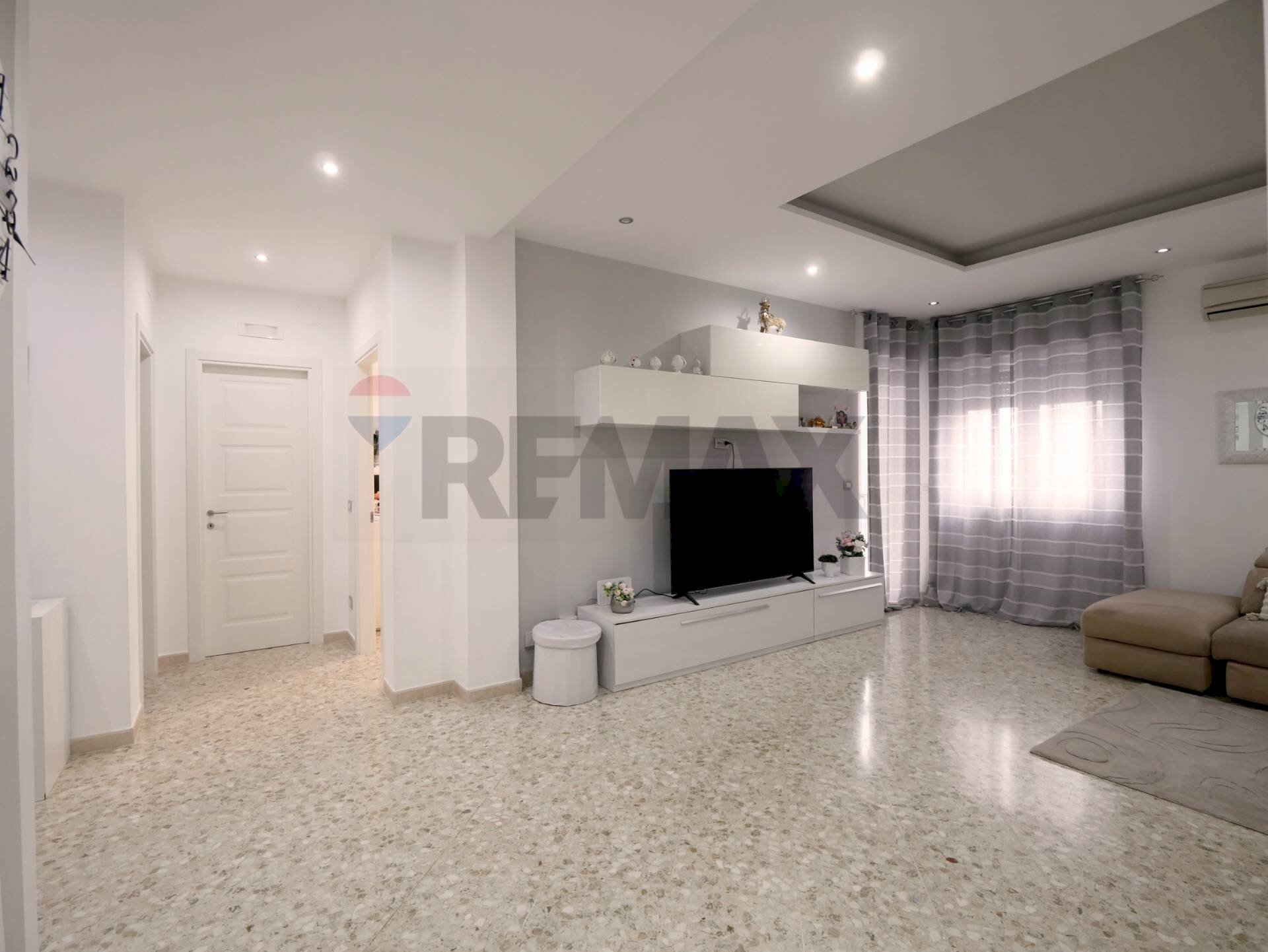 Soggiorno - Trilocale Via Don Carlo Gnocchi
 
3, Bari - foto 3