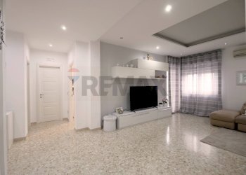 Soggiorno - Trilocale Via Don Carlo Gnocchi
 
3, Bari - foto 3