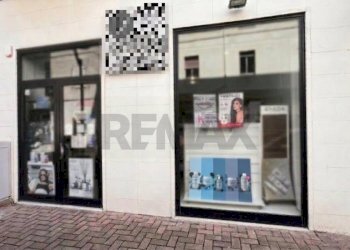 Edificio all\'aperto - Locale Commerciale Via Francesco De Sanctis
 
12, Pescara - foto 1