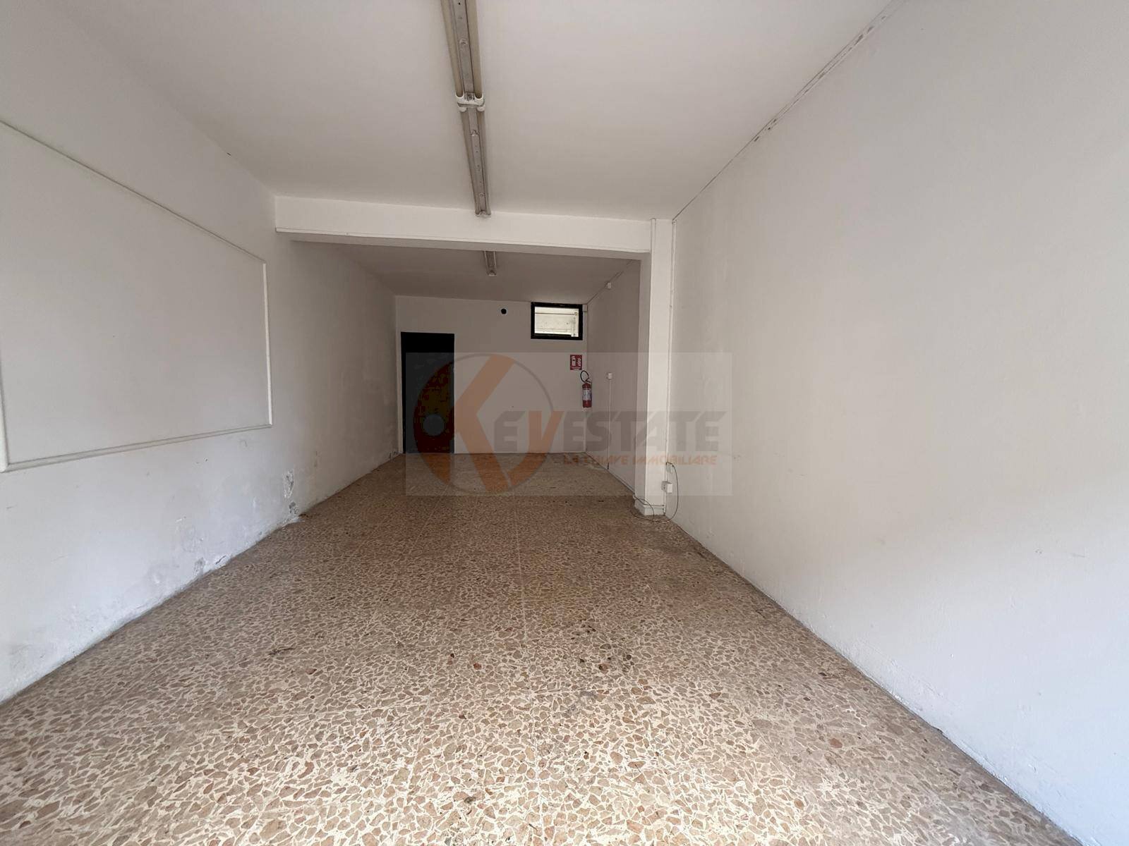 Foto 1 - Commercial Premises via Grazia Deledda
 
171, Sassari - photo 1