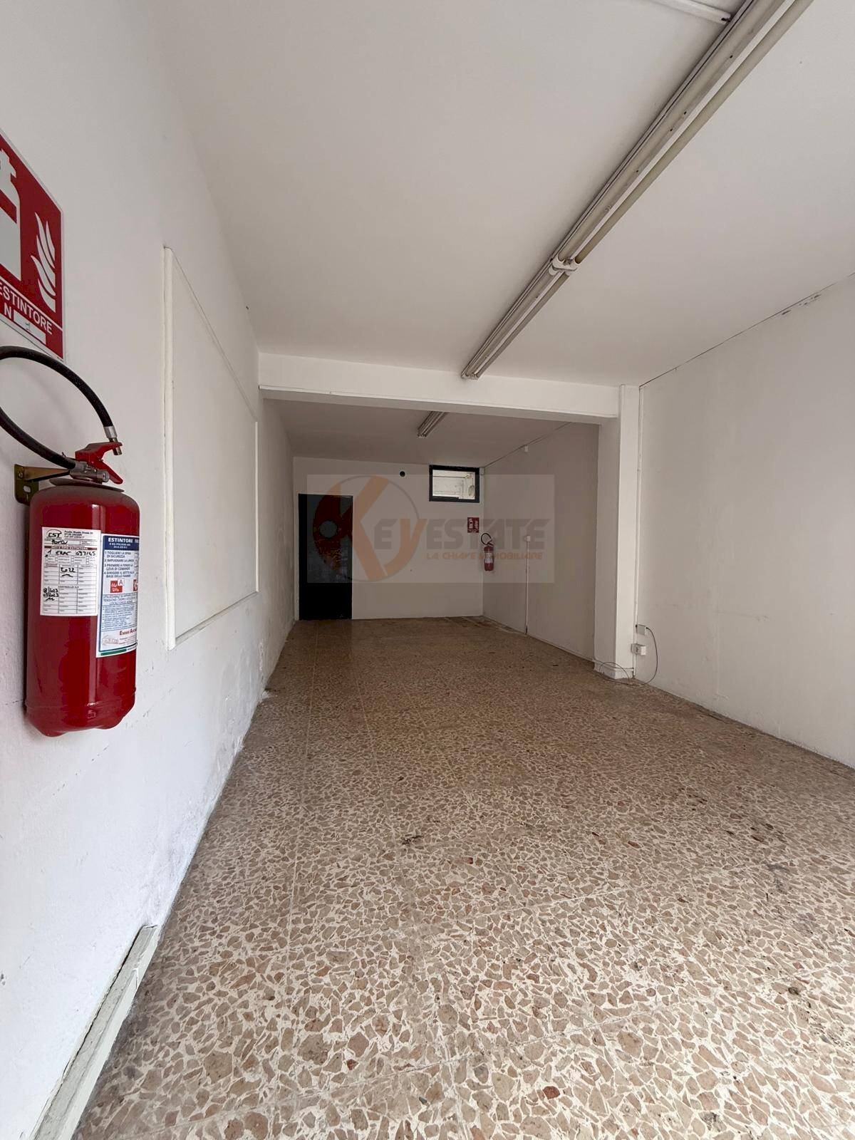 Foto 2 - Commercial Premises via Grazia Deledda
171, Sassari - photo 2