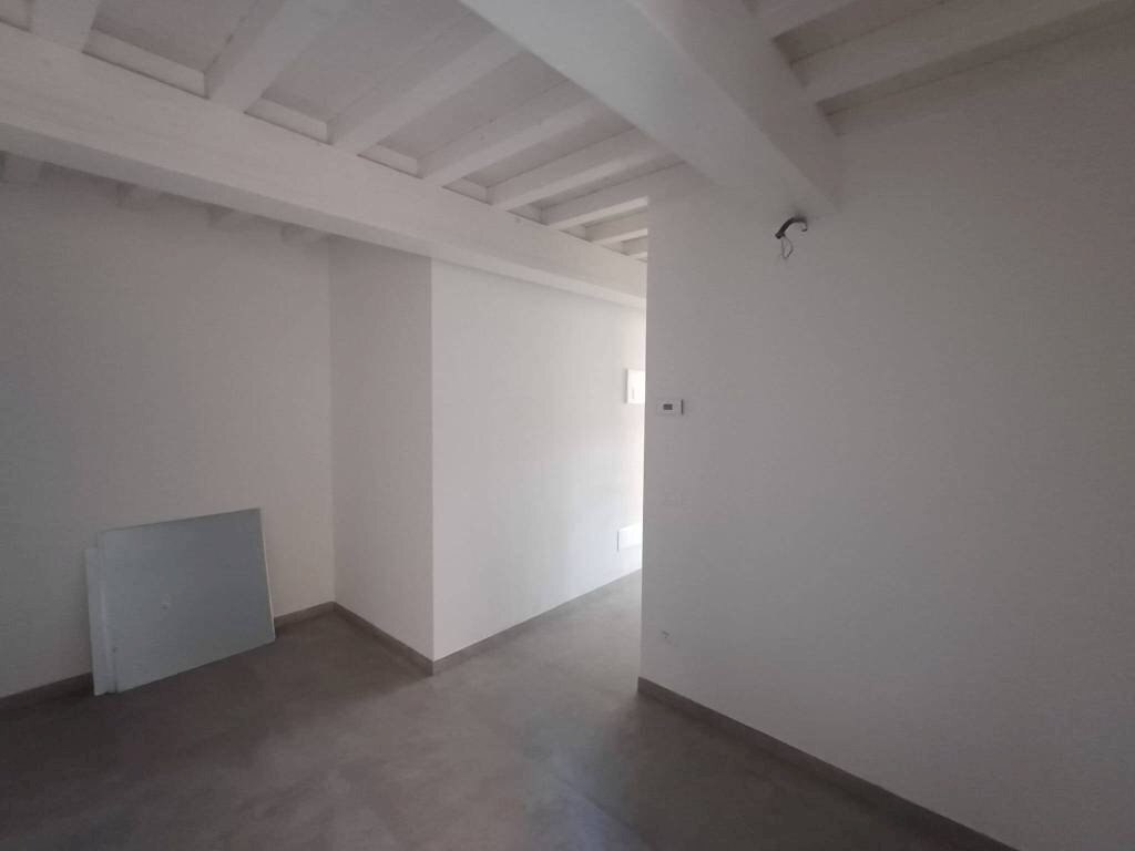 Stanza non arredata - Negozio corso Roma, Carpi - foto 2