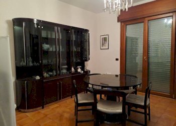 Salone - Appartamento via Scoglio del Tonno, 46, Taranto - foto 2