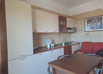 Cucina - Appartamento via Scoglio del Tonno, 46, Taranto - foto 4