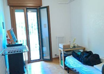 Camera da letto - Appartamento via Scoglio del Tonno, 46, Taranto - foto 7