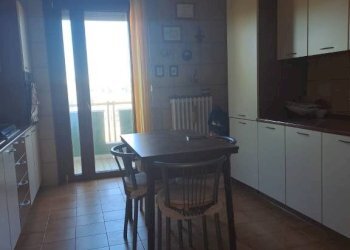 Cucina - Appartamento via Scoglio del Tonno, 46, Taranto - foto 14