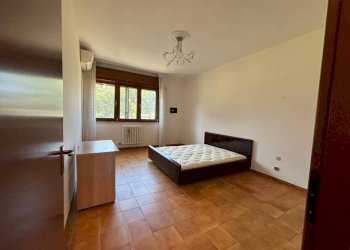 Camera da letto - Quadrilocale via Scoglio del Tonno, 56, Taranto - foto 8