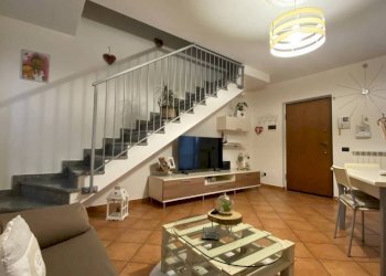 Salone - Bilocale vicolo dei Romani, Casorate Sempione - foto 14