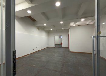 Foto 4 - Locale Commerciale Via Calabresi
 
31, Viterbo - foto 4