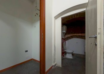 Foto 11 - Locale Commerciale Via Calabresi
 
31, Viterbo - foto 11