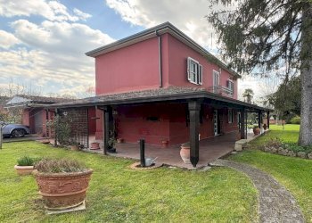 Casa all\'aperto - Villa via gaeta
 
205, Frosinone - foto 1