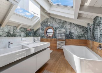 Bagno della camera in mansarda - Villa Via Cavallotti
 
45, Monza - foto 42