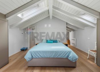 Camera in mansarda - Villa Via Cavallotti
 
45, Monza - foto 43