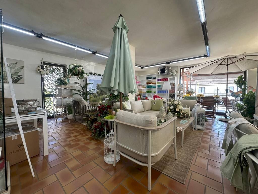 Terrazzo - Negozio via Padana Inferiore, Chieri - foto 2