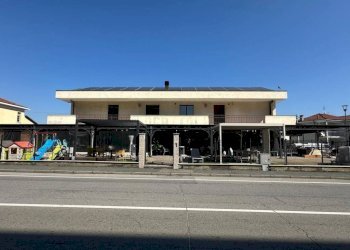 Zona - Negozio via Padana Inferiore, Chieri - foto 1