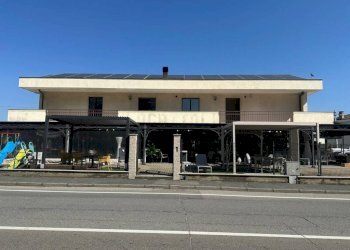 Facciata - Negozio via Padana Inferiore, Chieri - foto 31