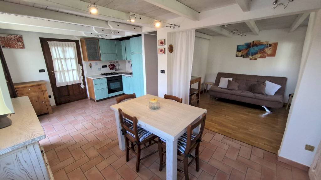 Salone - Trilocale via Gilles de Chevreres, 62, Aosta - foto 1