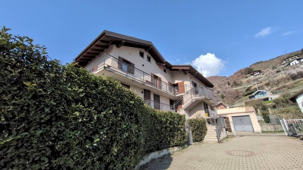 Facciata - Trilocale via Gilles de Chevreres, 62, Aosta - foto 2