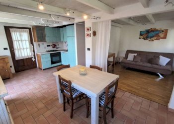 Salone - Trilocale via Gilles de Chevreres, 62, Aosta - foto 1