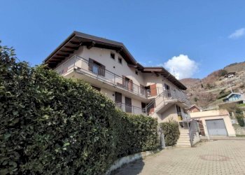 Facciata - Trilocale via Gilles de Chevreres, 62, Aosta - foto 2